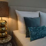Und Apartament List